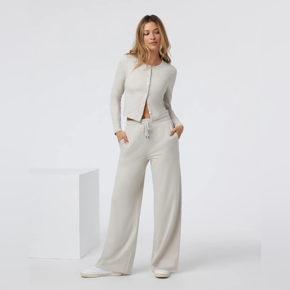 Vuori Halo Essential Wideleg Pant -Ecru Heather - S - Picture 3 of 7